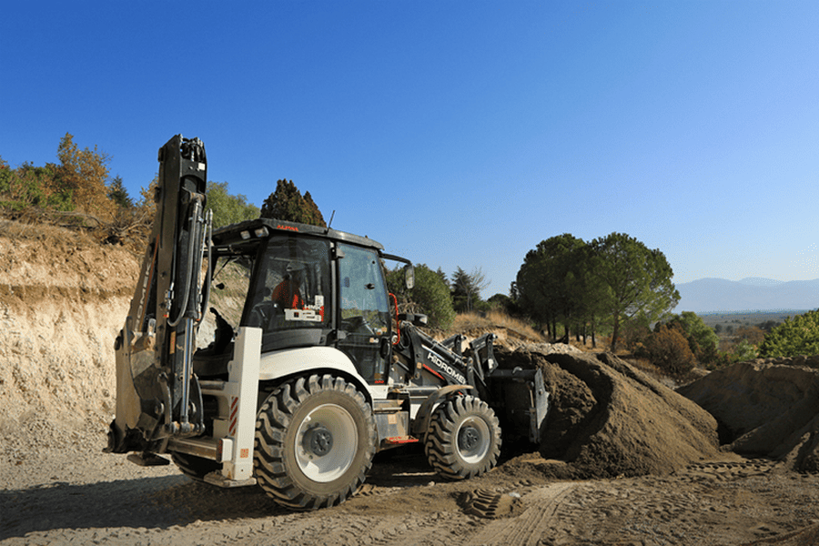 Усовершенствованные экскаваторы-погрузчики Hidromek 102B Alpha с двигателем John Deere Усовершенствованные экскаваторы-погрузчики Hidromek 102B Alpha с двигателем John Deere