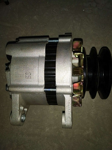 Генератор 3701100/AKG5-8 SL30W Генератор 3701100/AKG5-8 SL30W