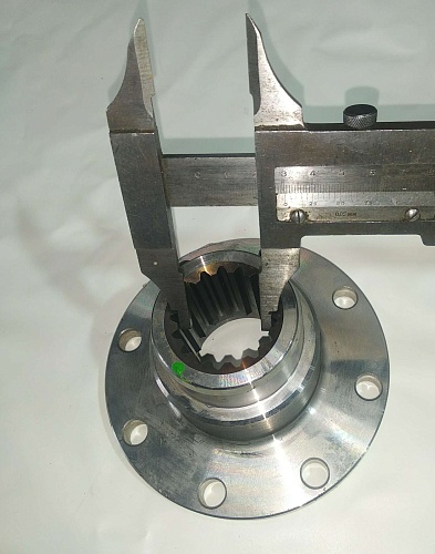 Фланец кардана ZL50G2-03020 (круглый фланец) Фланец кардана ZL50G2-03020 (круглый фланец)